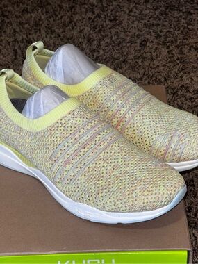 Kuru Stride Women’s Sz 10.5 Yellow White Athletic Walking Slip On Shoes Sneakers